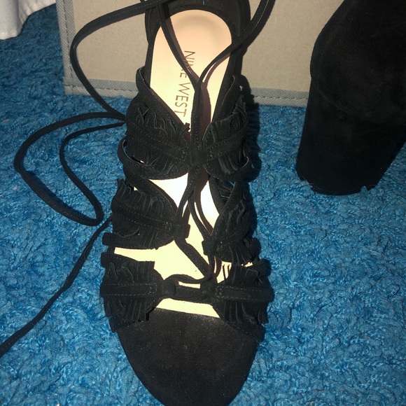 Heals - Picture 3 of 7